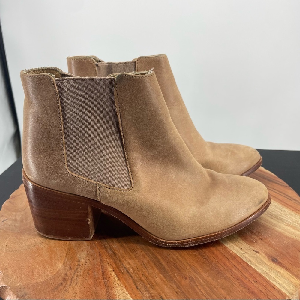 Nisolo Heeled Chelsea Commuter Boots tan‎ leather Sz 7